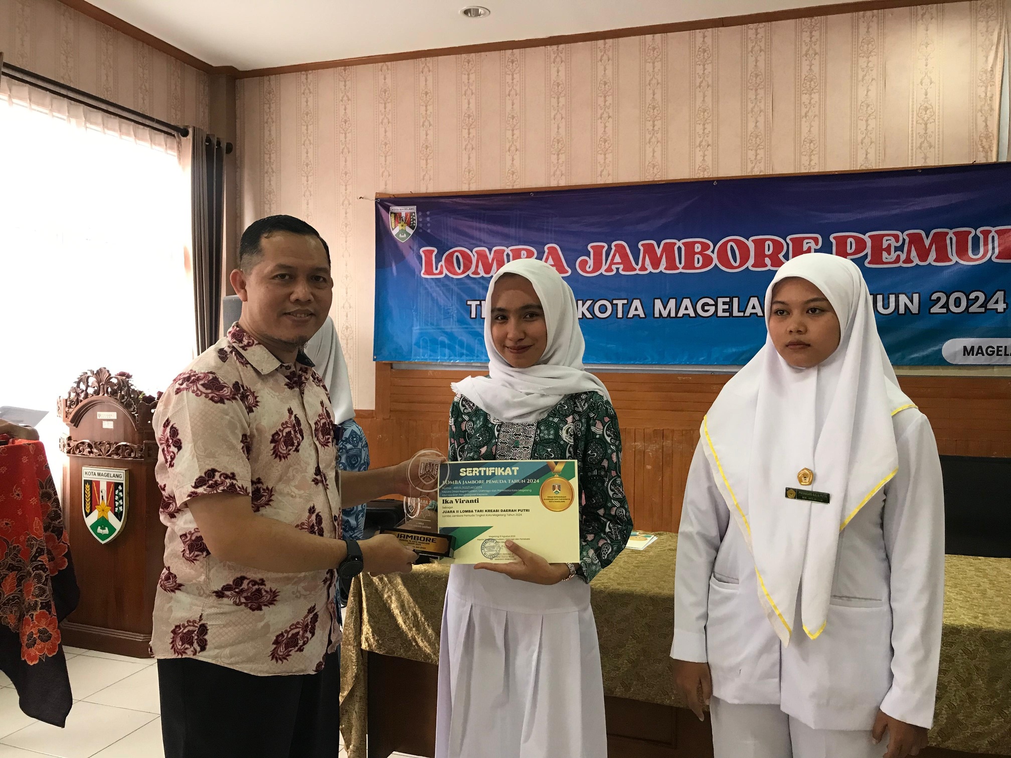 Penyerahan Hadiah Lomba jambore pemuda tingkat kota magelang